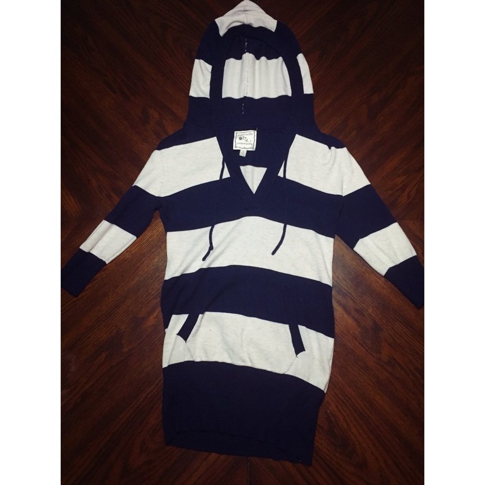 STRIPED SWEATER